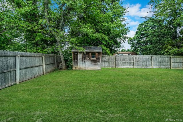 43 College Drive, Stony Brook, NY 11790
