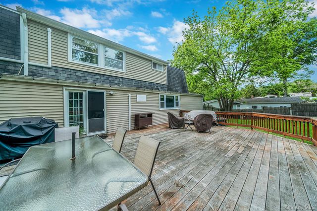 43 College Drive, Stony Brook, NY 11790