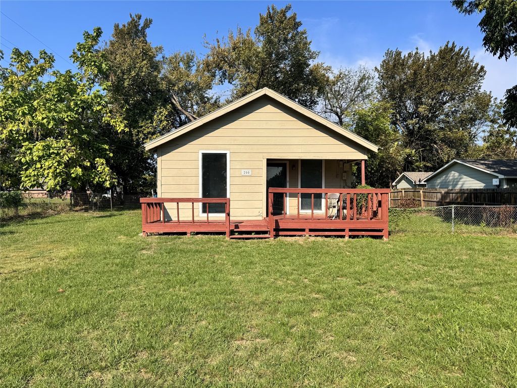 200 Good John Street, Collinsville, TX 76233