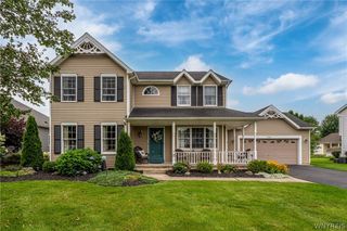 7202 Brookside Dr, Lockport Town, NY 14094