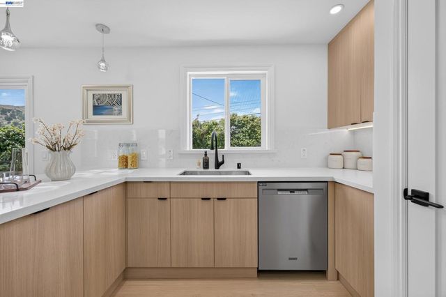 129 Drake Ave, South San Francisco, CA 94080