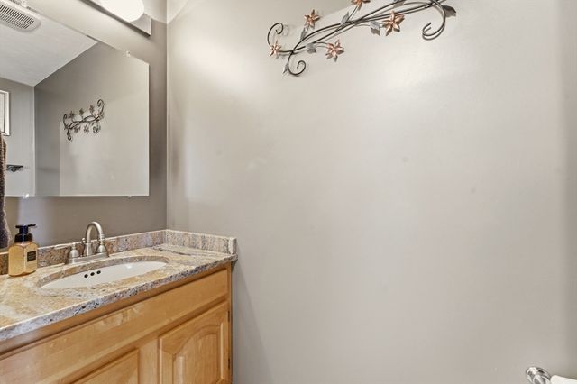 30 Millstone Ln, Middleboro, MA 02346