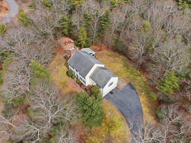 30 Millstone Ln, Middleboro, MA 02346