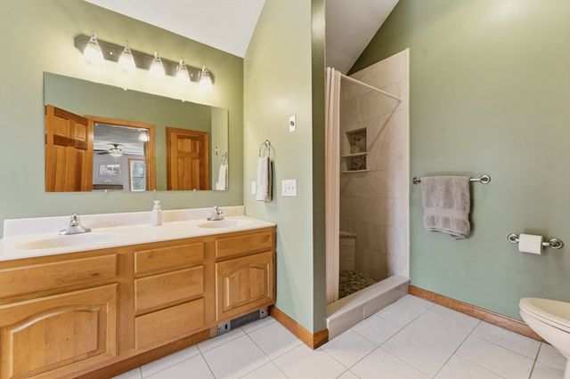 30 Millstone Ln, Middleboro, MA 02346