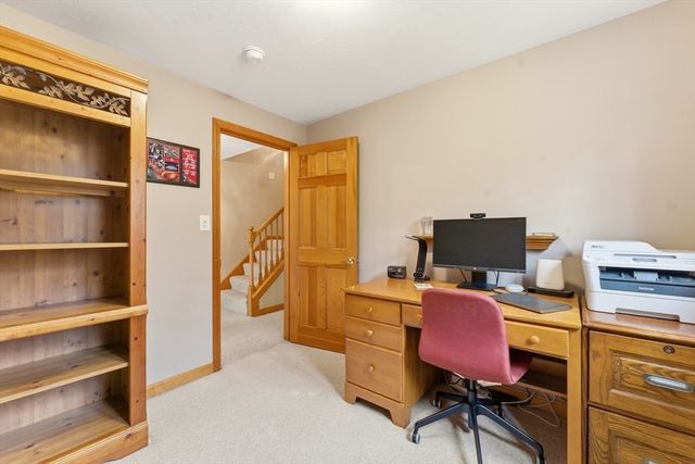 30 Millstone Ln, Middleboro, MA 02346