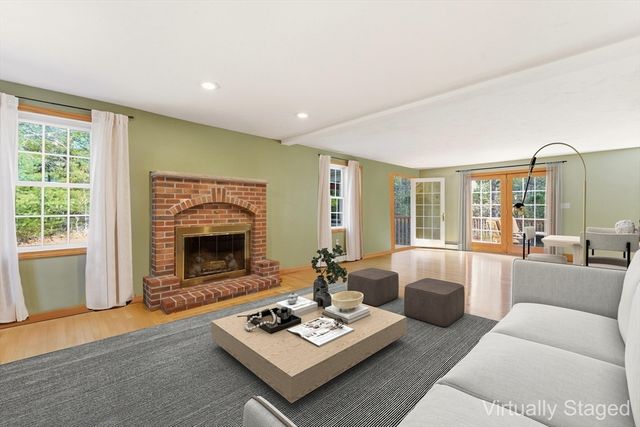 30 Millstone Ln, Middleboro, MA 02346