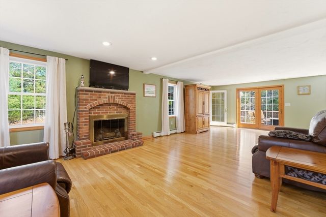 30 Millstone Ln, Middleboro, MA 02346