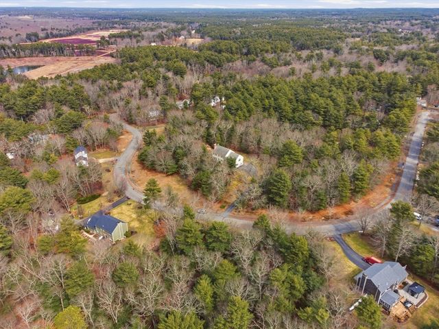 30 Millstone Ln, Middleboro, MA 02346
