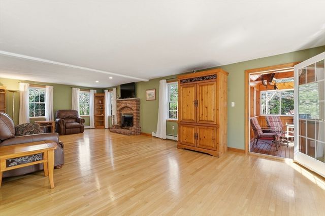 30 Millstone Ln, Middleboro, MA 02346