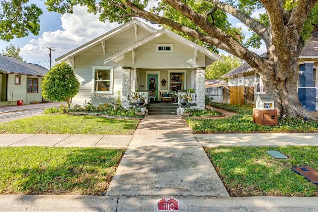 1116 W Arlington Avenue, Fort Worth, TX 76110 — exterior