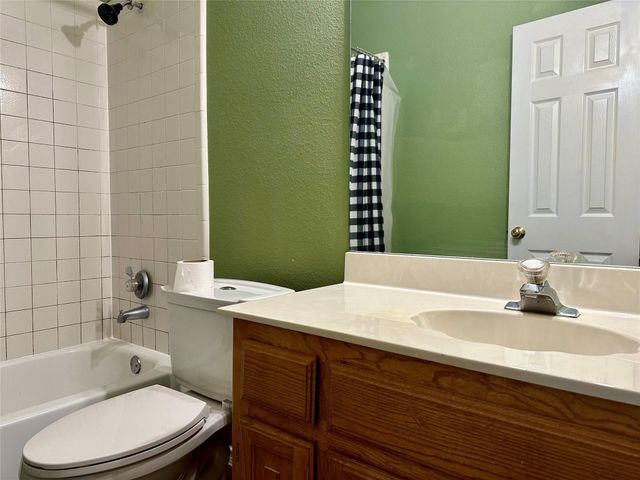 1452 Saint Gallen Lane, Lewisville, TX 75067
