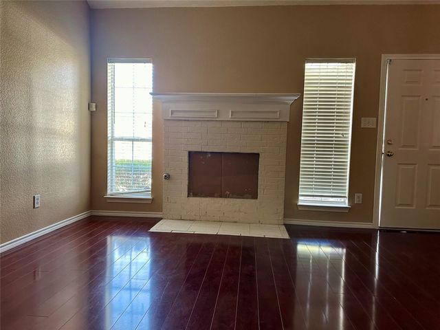 1452 Saint Gallen Lane, Lewisville, TX 75067
