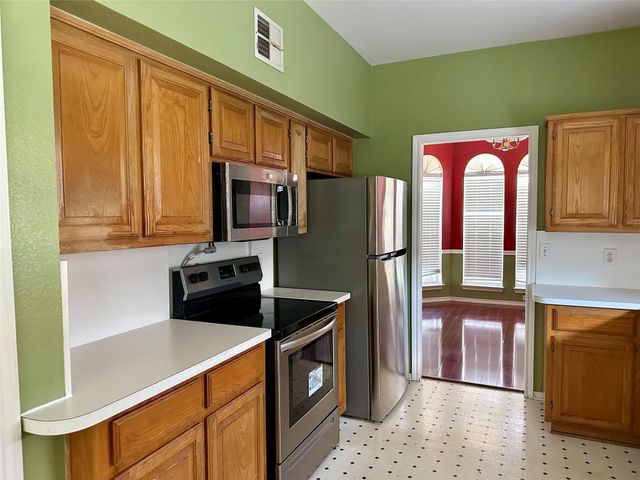 1452 Saint Gallen Lane, Lewisville, TX 75067