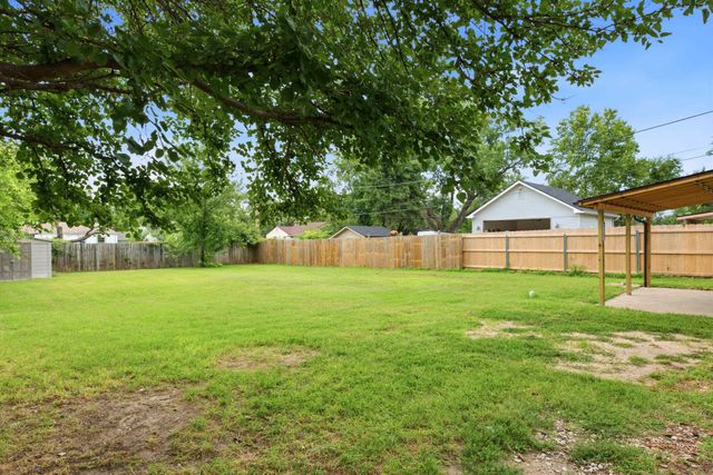 2450 S St Clair Ave, Wichita, KS 67217