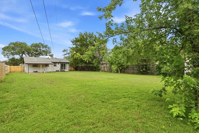 2450 S St Clair Ave, Wichita, KS 67217