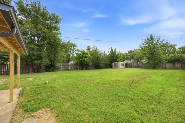 2450 S St Clair Ave, Wichita, KS 67217