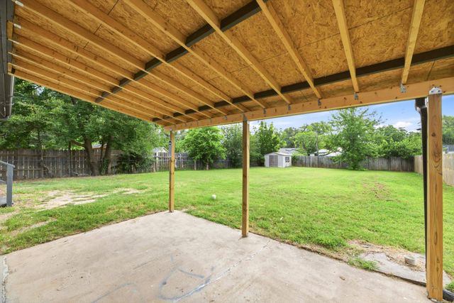 2450 S St Clair Ave, Wichita, KS 67217