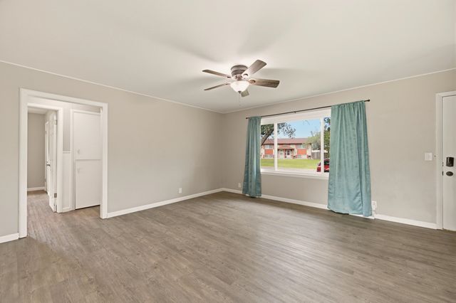 2450 S St Clair Ave, Wichita, KS 67217