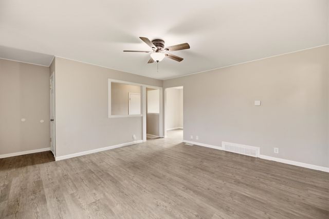 2450 S St Clair Ave, Wichita, KS 67217