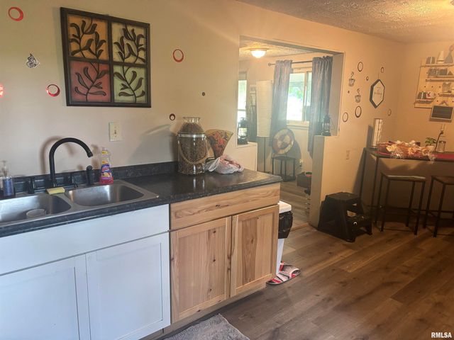 300 S PARK Street, Prairie City, IL 61470