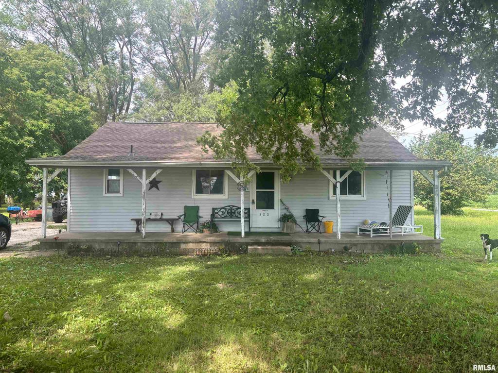 300 S PARK Street, Prairie City, IL 61470