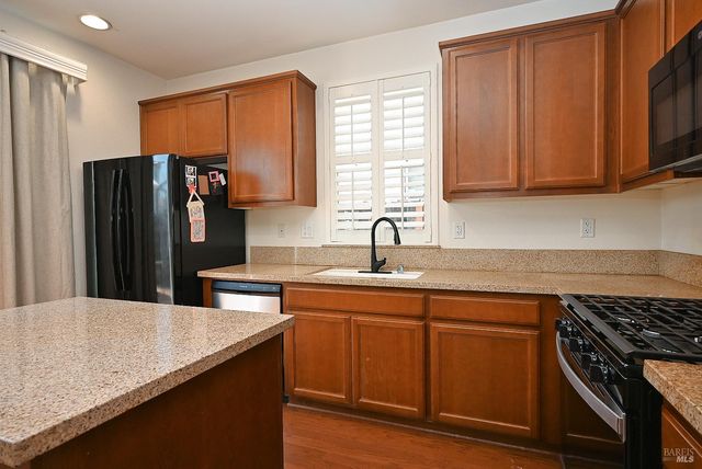 1174 Tocia Ave, Vacaville, CA 95687