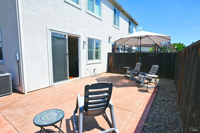 1174 Tocia Ave, Vacaville, CA 95687