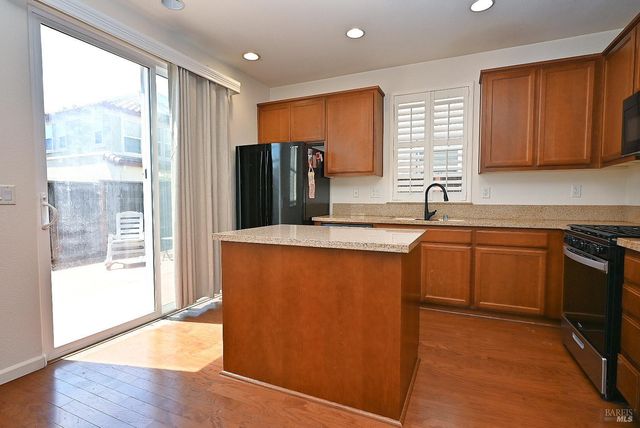 1174 Tocia Ave, Vacaville, CA 95687