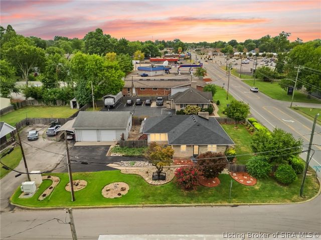 2579 Charlestown Road, New Albany, IN 47150