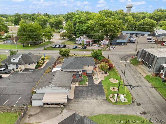 2579 Charlestown Road, New Albany, IN 47150