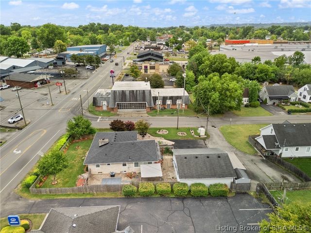 2579 Charlestown Road, New Albany, IN 47150