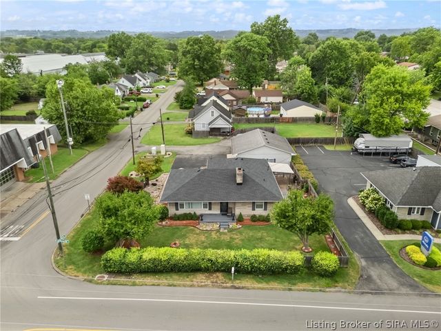 2579 Charlestown Road, New Albany, IN 47150