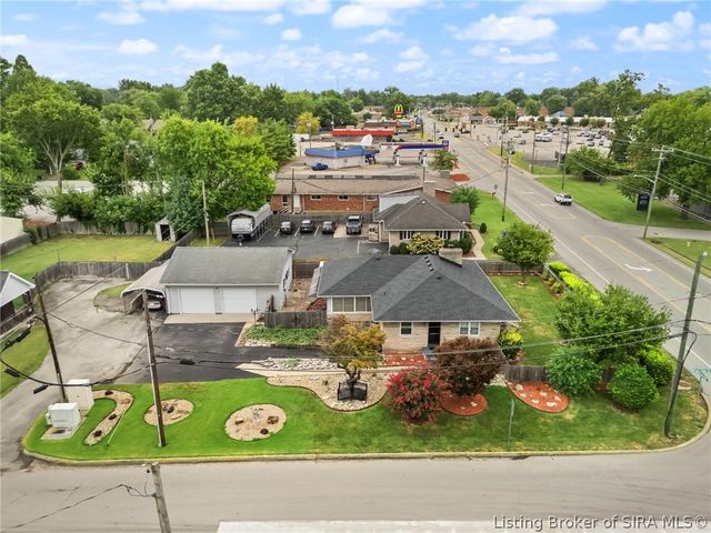 2579 Charlestown Road, New Albany, IN 47150