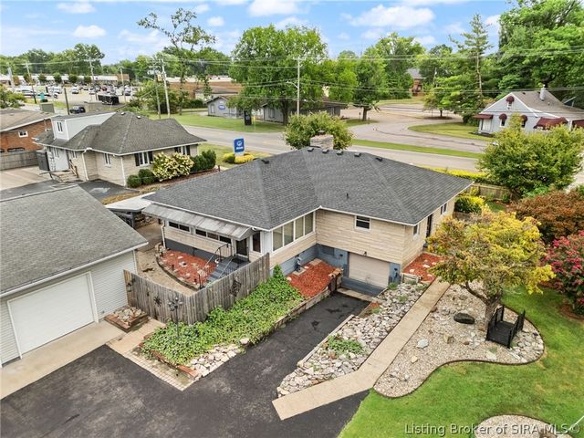 2579 Charlestown Road, New Albany, IN 47150