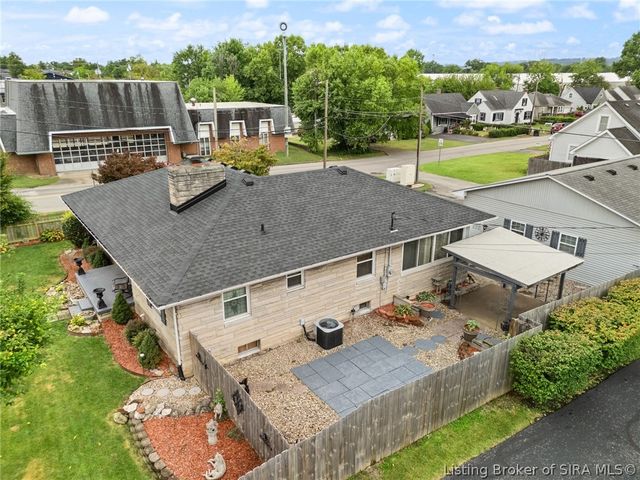2579 Charlestown Road, New Albany, IN 47150