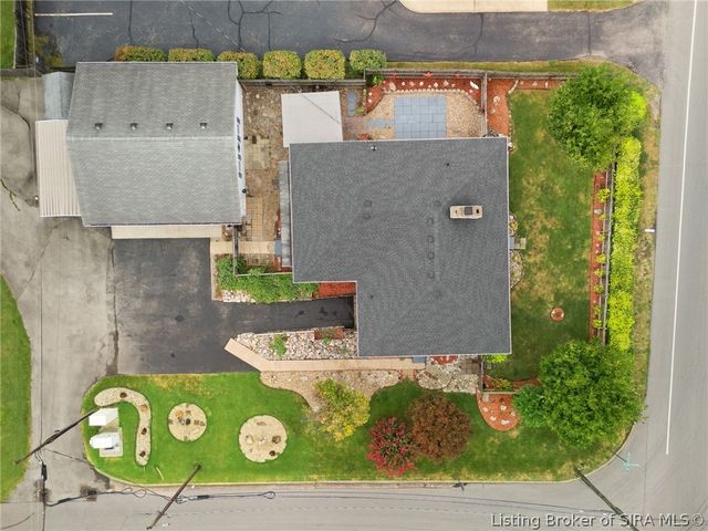 2579 Charlestown Road, New Albany, IN 47150