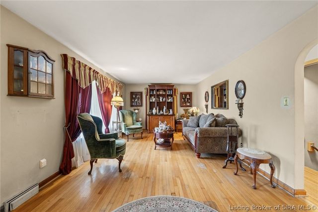 2579 Charlestown Road, New Albany, IN 47150