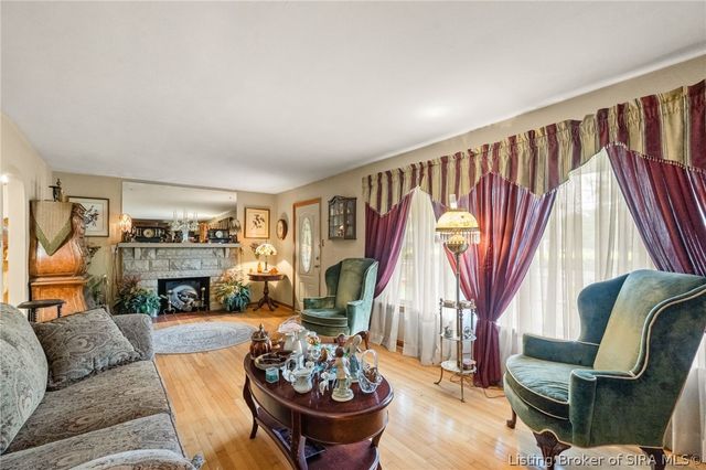 2579 Charlestown Road, New Albany, IN 47150