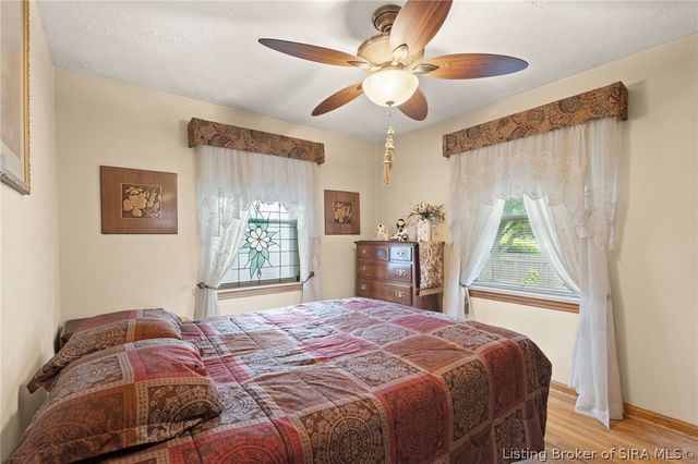 2579 Charlestown Road, New Albany, IN 47150