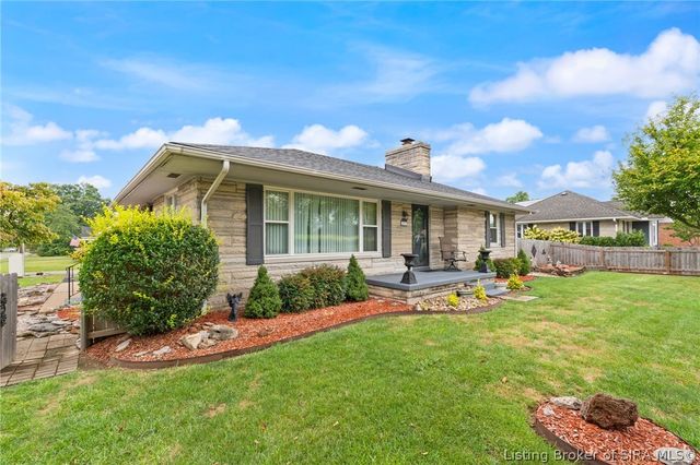2579 Charlestown Road, New Albany, IN 47150