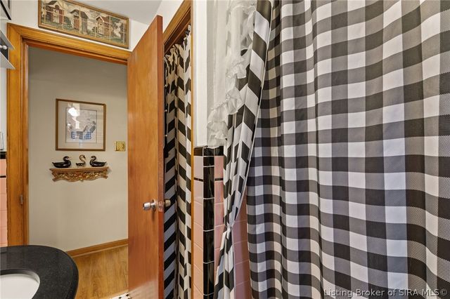 2579 Charlestown Road, New Albany, IN 47150
