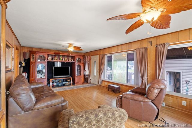 2579 Charlestown Road, New Albany, IN 47150