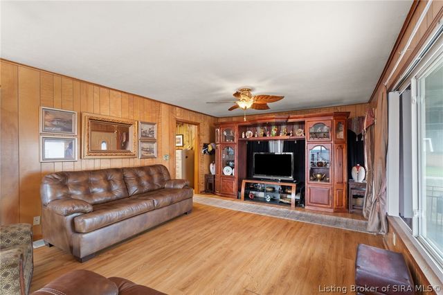 2579 Charlestown Road, New Albany, IN 47150