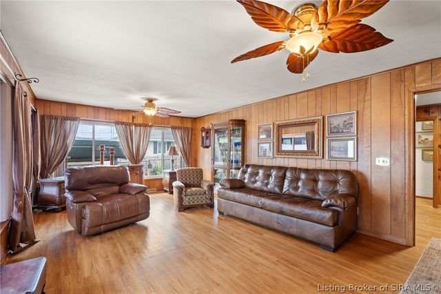 2579 Charlestown Road, New Albany, IN 47150