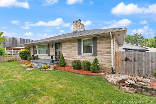2579 Charlestown Road, New Albany, IN 47150