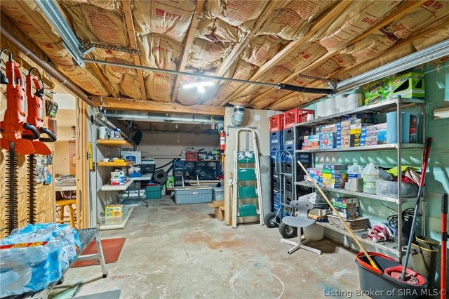 2579 Charlestown Road, New Albany, IN 47150