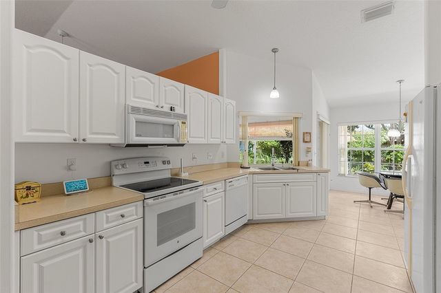 173 Easy Street, Sebastian, FL 32958