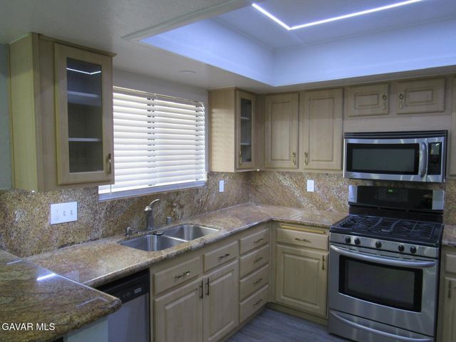 1306 W Avenue J4 Avenue 4, Lancaster, CA 93534