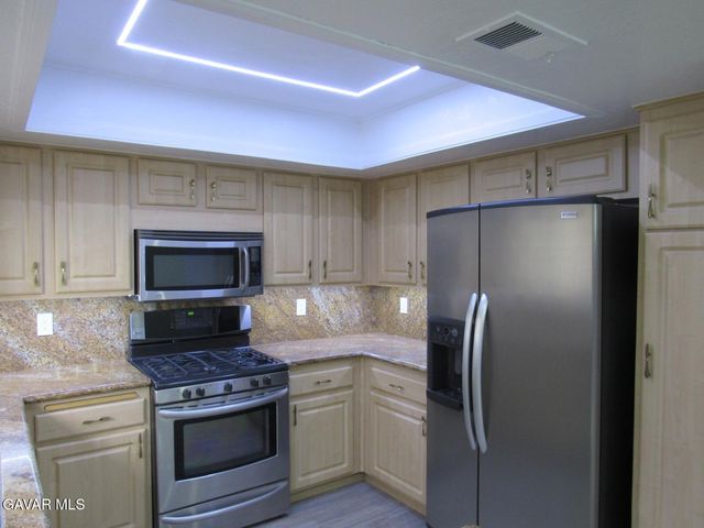 1306 W Avenue J4 Avenue 4, Lancaster, CA 93534