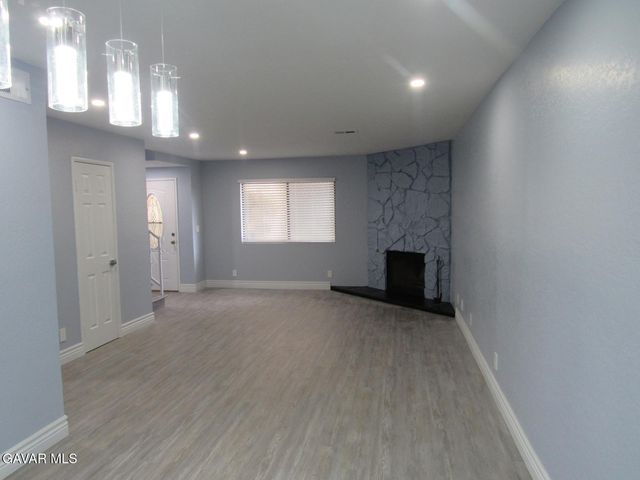 1306 W Avenue J4 Avenue 4, Lancaster, CA 93534